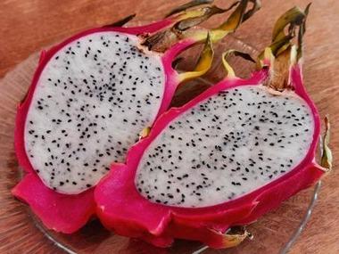 初めてドラゴンフルーツ食べたけど味なかった