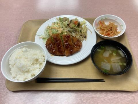 底辺工場勤務ワイの寮の夕飯