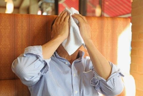 【布おしぼり】捨てることになる？「おしぼりで鼻をかまないで」SNSで話題に　業界団体に聞いた正しい使い方