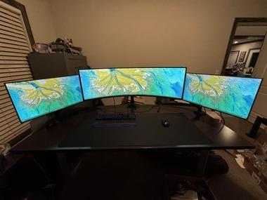 今週4K240Hzのゲーミングモニターが届くんだが