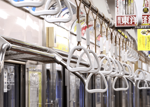 【朗報】ワイ社畜、満員電車でロレックスを自慢する