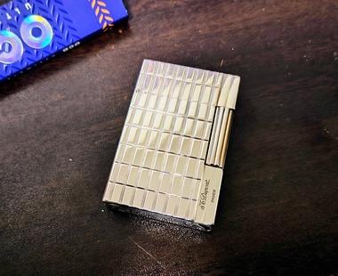 【画像】ちょっと良いライター買ったったったｗｗｗｗｗｗｗｗｗｗｗｗｗｗ