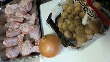 (´･ω･`)これから手羽元のトマト煮を作るよ