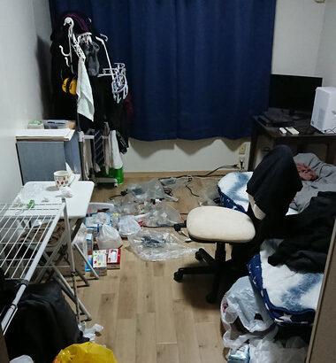 【画像】独身一人暮らしワイ(31歳･年収300万)の部屋がこれなんやがどんなイメージ？