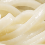 【好みの量】“吉野家の紅ショウガ論争”が「うどん店のネギ」に飛び火…はなまるうどんが明かす無料トッピングの“意外な見解”