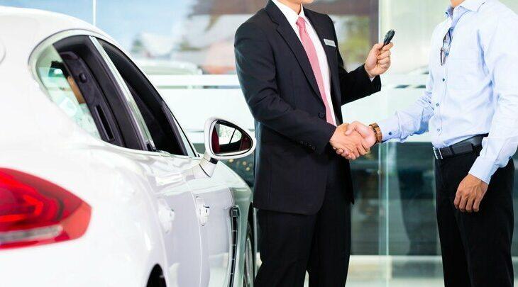 「超富裕層」と「富裕層」の差とは何か？ “愛車”を見れば一発で分かる決定的な違い…富裕層は 「消費」前提、超富裕層は「投資」