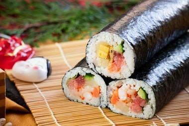 【悲報】恵方巻き、値上がりすぎて富豪の食べ物になる…