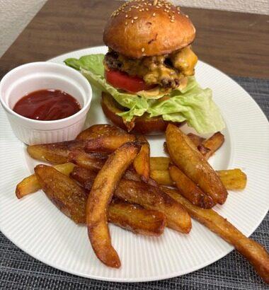 【速報】「黒毛和牛のスマッシュバーガー」を作ったンゴ