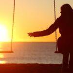 【独身税】4月から”独身税”開始で手取り減！　年収500万円なら「スタバ10回分」を奪われる独身者の怒り