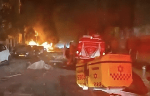 イランはなんで攻撃されてんの？