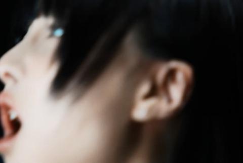 【画像】Ado、最新MVでガチのマジに顔出ししてしまう