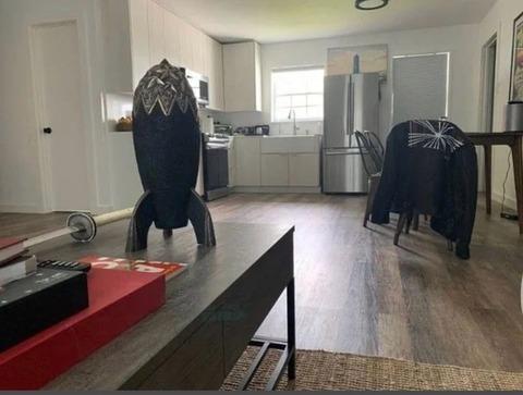 【画像あり】資産130兆円で世界1の金持ちのイーロン・マスクさん「10坪の家でも十分」