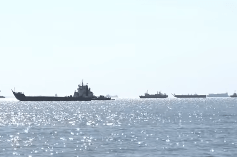 【悲報】イラン、アメリカの石油タンカーをミサイル爆撃