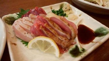 九州民いたら教えて欲しいんだが鳥刺しってスーパーで買えるの？