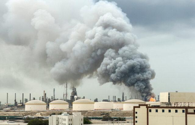 イランの狙いは「消耗戦」、原油施設攻撃で経済的に欧米揺さぶる