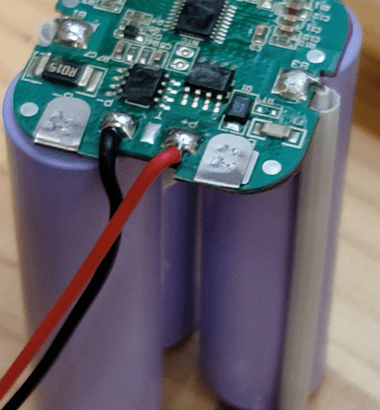 【悲報】ロボット掃除機のバッテリーセル1つが死んだ・・・