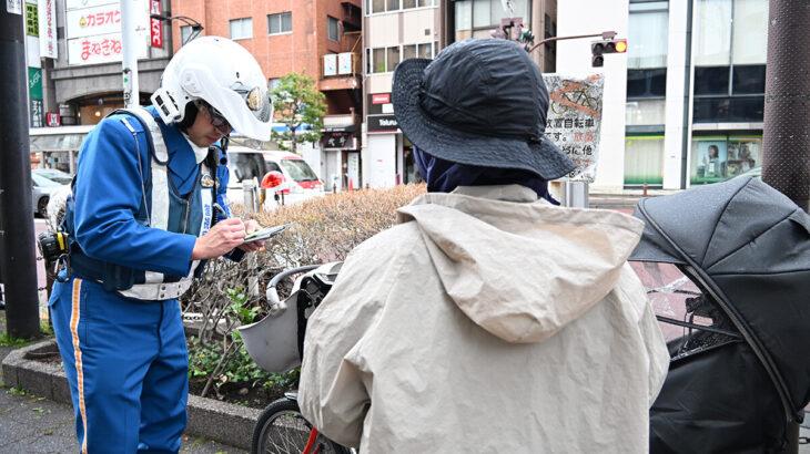 【交通ルール】四輪ドライバーから大ブーイング！「車道のチャリをどうにかしてくれ！」