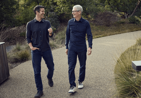 AppleのCEOが15年ぶりに交代。ティムクックは9月1日付で会長に