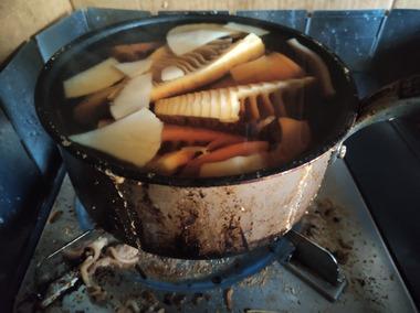【画像あり】山持ち僕くん、タケノコ料理食い放題ｗｗｗｗｗ