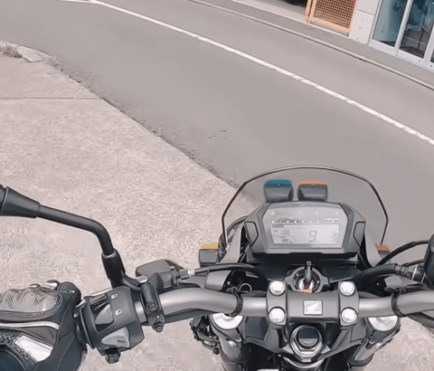 【悲報】ワイくんバイクの卒検に落ちる