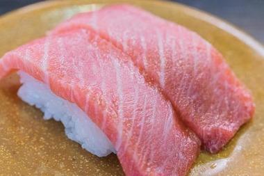 【悲報】マグロ大トロの握り寿司20貫買ったけど6貫超えたあたりで脂がキツくて食えなくなった