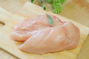 鶏胸肉って言うほど痩せるか?