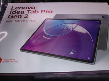 【画像】Lenovoのタブレット届いた～ｗｗｗｗｗｗ