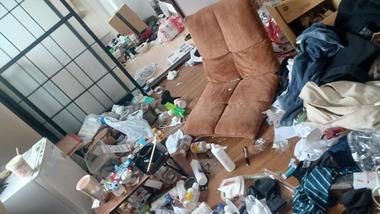 【画像】汚部屋の掃除する