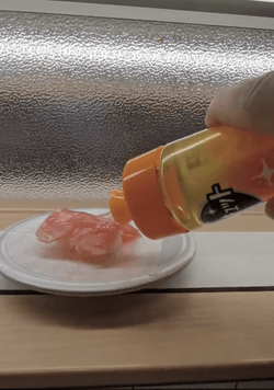はま寿司でレーン上のお寿司に洗剤をかける動画がTikTokで公開される はま寿司｢到底容認できない｣現在は店舗特定中