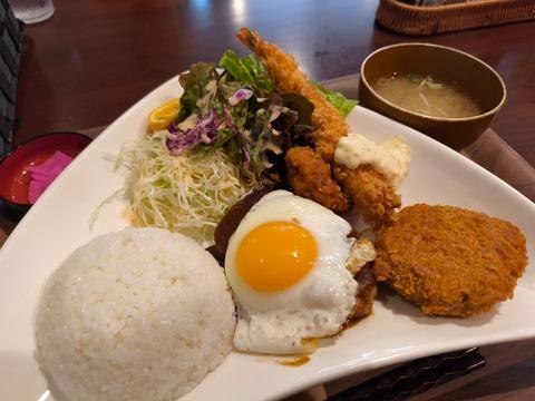 【画像】部長だけど昼メシ食ってきてたｗｗｗｗｗｗｗ