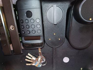 やっとスマートドアロック化するための機材が揃った
