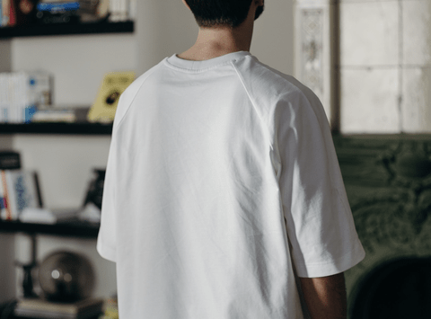 【悲報】この暑さで綿100%のTシャツ着るの無理じゃない？