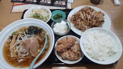 1280円の生姜焼き定食頼んだらすげえ量出てきた