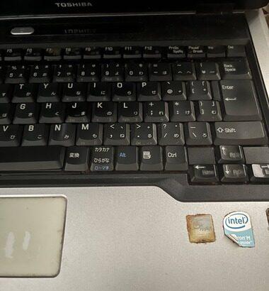 【悲報】最近のノートPCのこのキーボードの質感