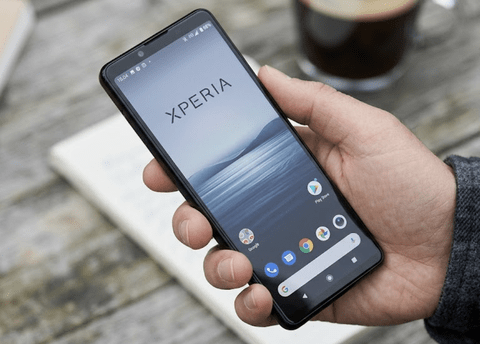 15年くらいXperiaを渡り歩いてきたけど遂に緑線が出たわ