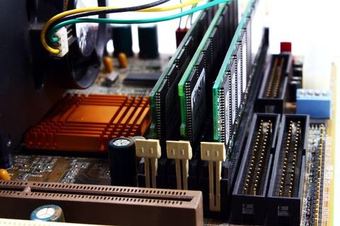 【悲報】PC向けメモリ価格「10倍に上昇」←え・・・？