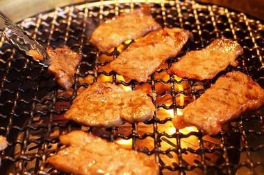 ぽまいらって一人焼肉とか行くんか？