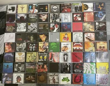 再びCDブーム到来 Z世代はCDで音楽を聴いてるらしい なぜCDが復活したのか