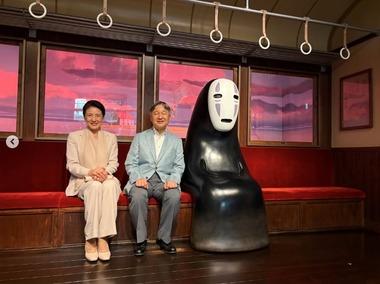天皇陛下､スマホ持ってた