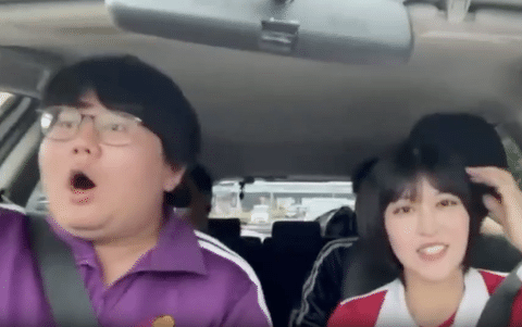 【悲報】ニコ生人気配信者さん、両手離し運転で大事故