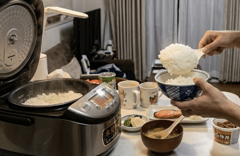 米「僕を食べたい？水で研いで30分待って1時間炊いて10分蒸らしてねw」←コイツが主食ヅラしてる理由