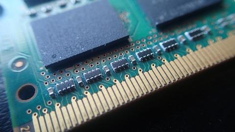 半年前ワイ「メモリは16GBあれば十分、余る」