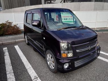 やっと納車された、初めてのマイカーみて😍