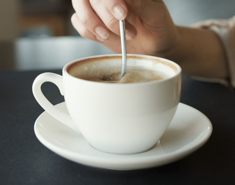 【悲報】コーヒー1杯に出せる額、男性「300円まで」女性「700円まで」